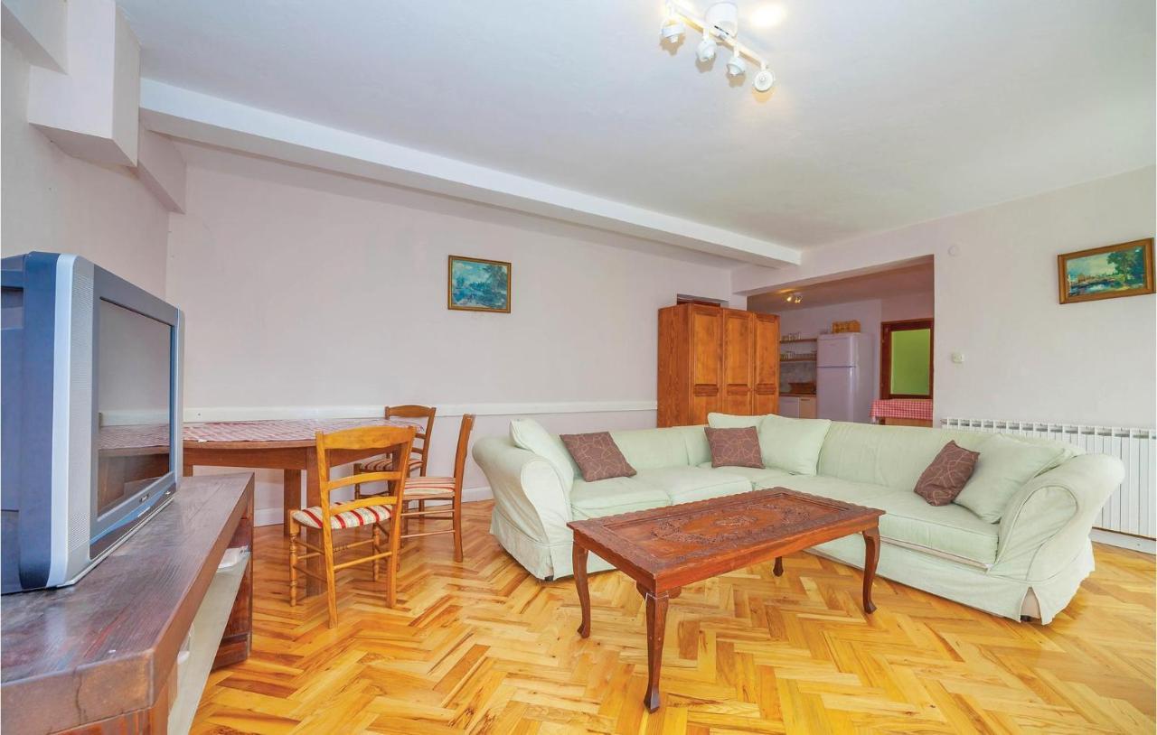 7 Bedroom Pet Friendly Home In Crni Kal Crni Kal  Eksteriør bilde