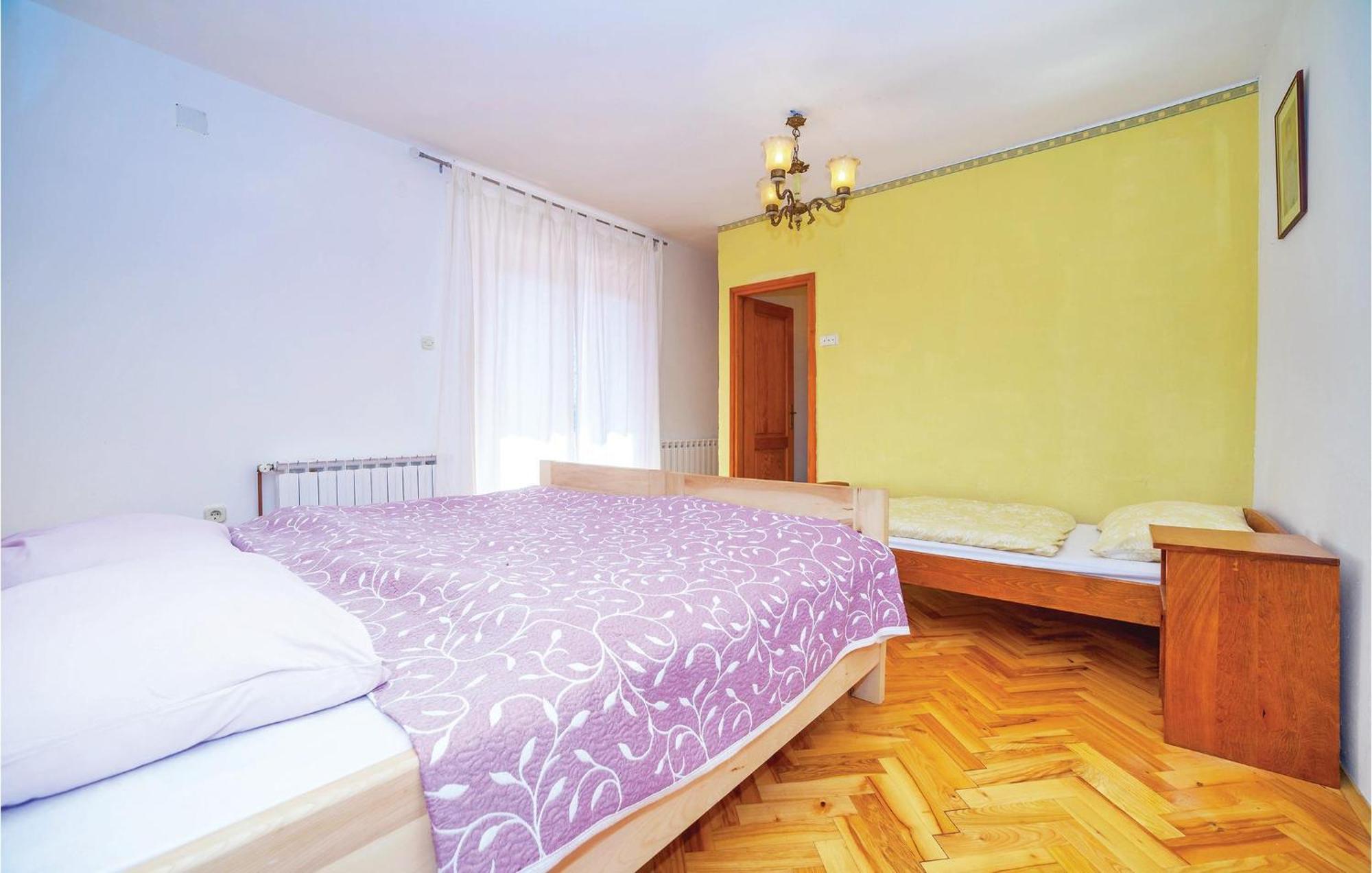 7 Bedroom Pet Friendly Home In Crni Kal Crni Kal  Eksteriør bilde