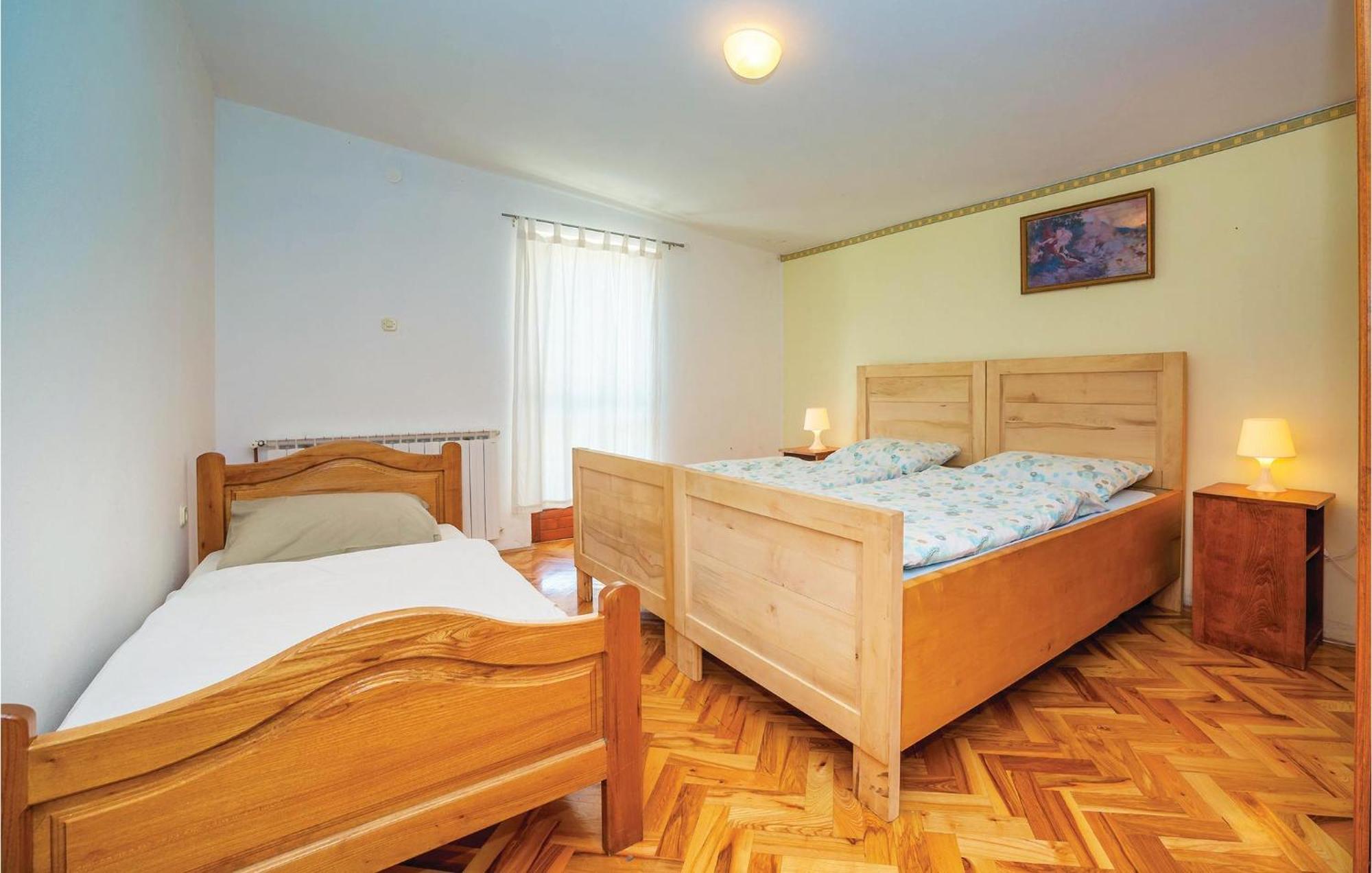 7 Bedroom Pet Friendly Home In Crni Kal Crni Kal  Eksteriør bilde