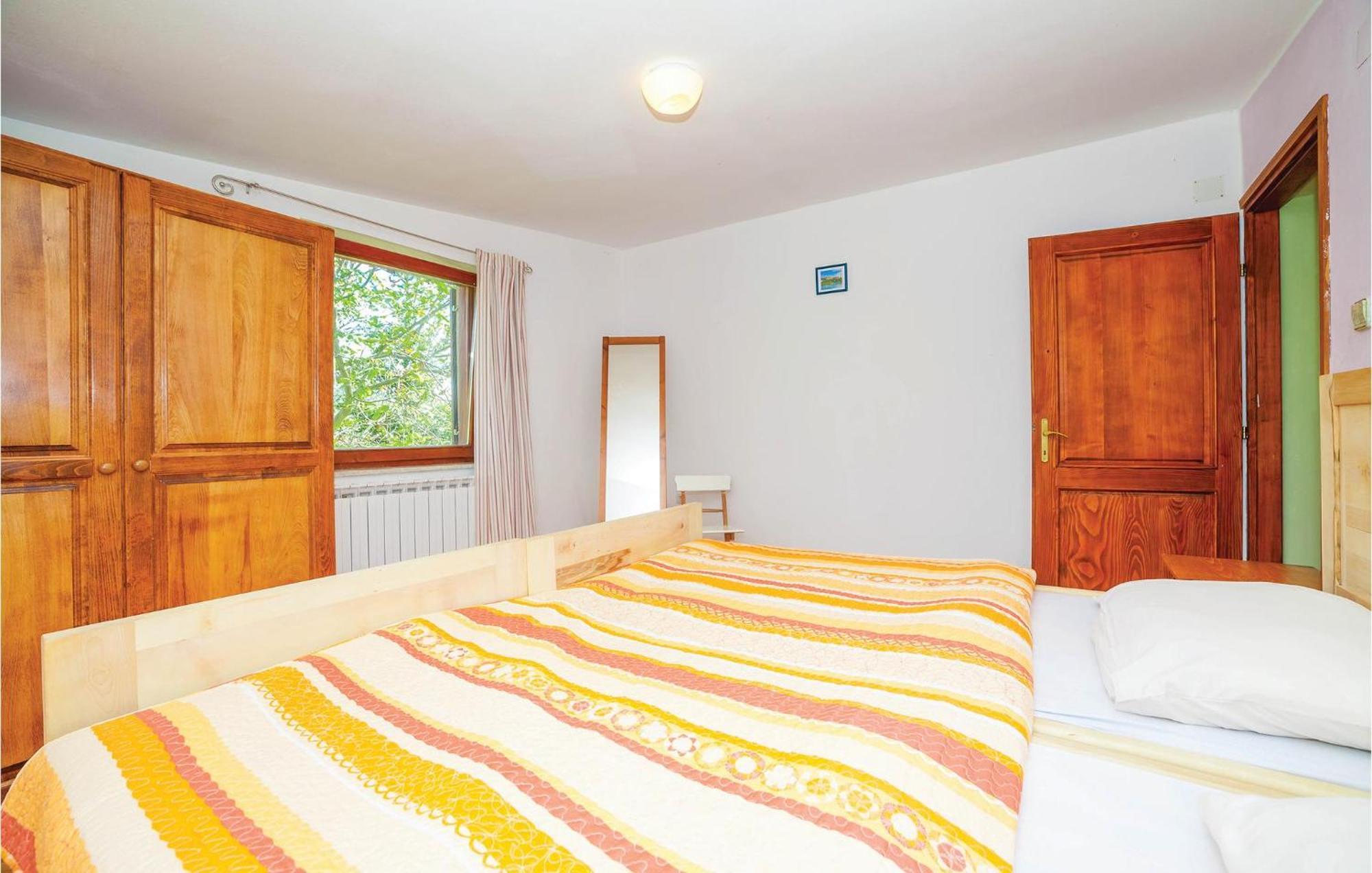7 Bedroom Pet Friendly Home In Crni Kal Crni Kal  Eksteriør bilde