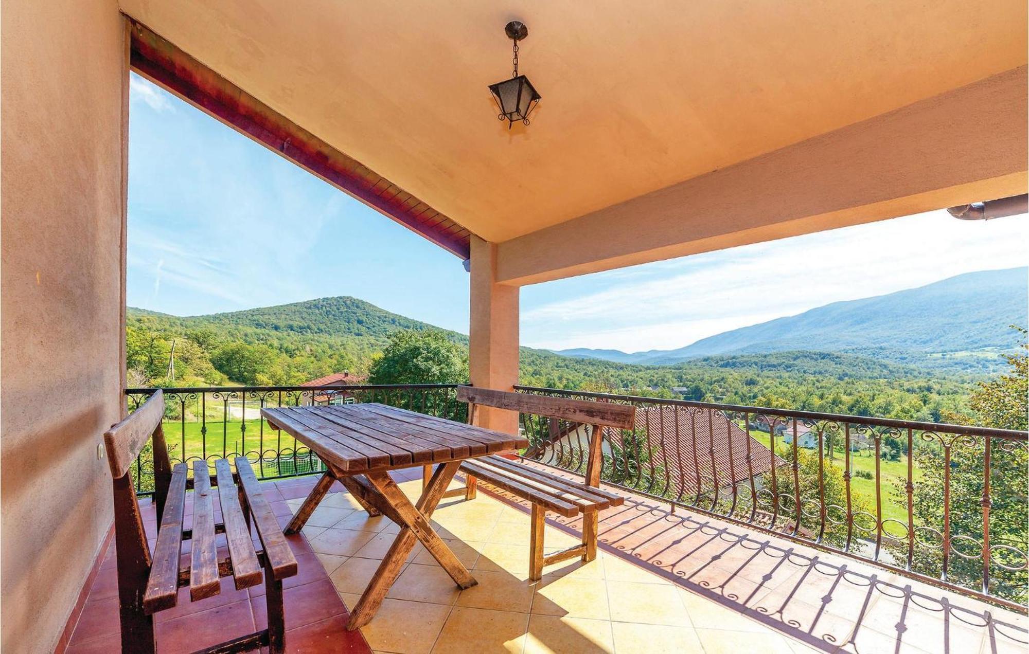 7 Bedroom Pet Friendly Home In Crni Kal Crni Kal  Eksteriør bilde