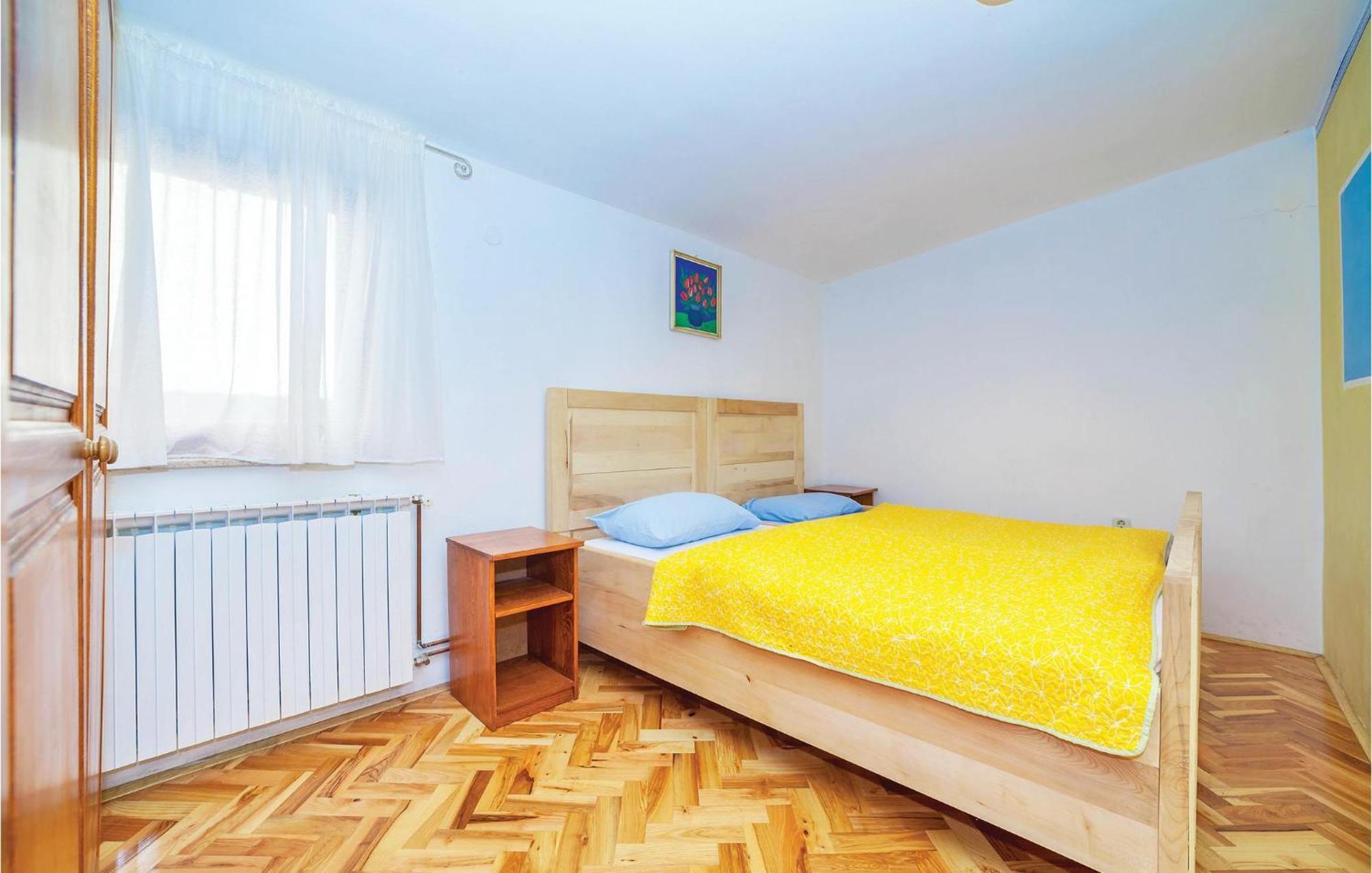 7 Bedroom Pet Friendly Home In Crni Kal Crni Kal  Eksteriør bilde