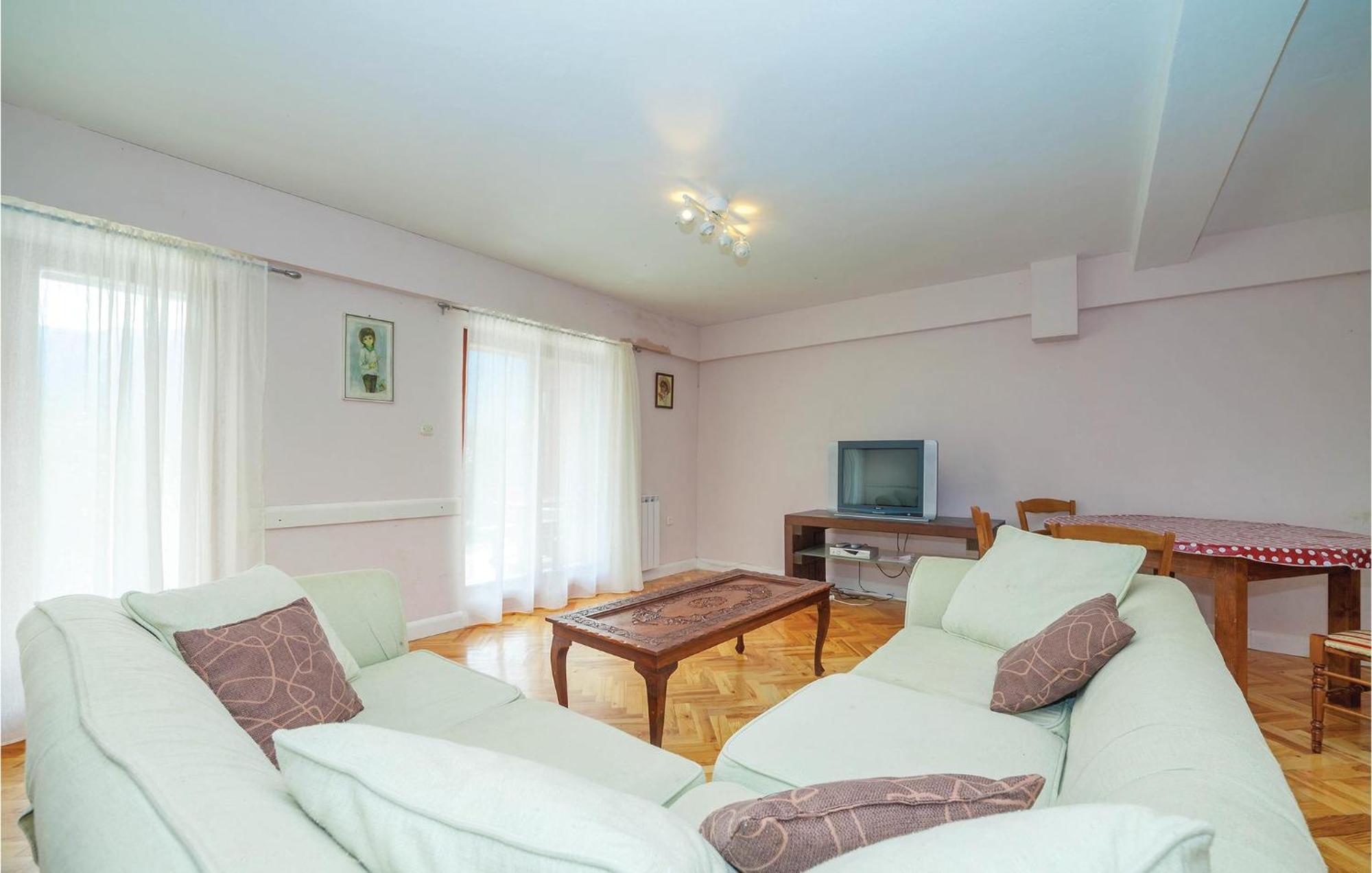 7 Bedroom Pet Friendly Home In Crni Kal Crni Kal  Eksteriør bilde