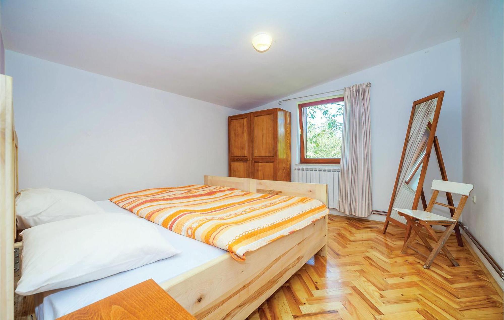 7 Bedroom Pet Friendly Home In Crni Kal Crni Kal  Eksteriør bilde