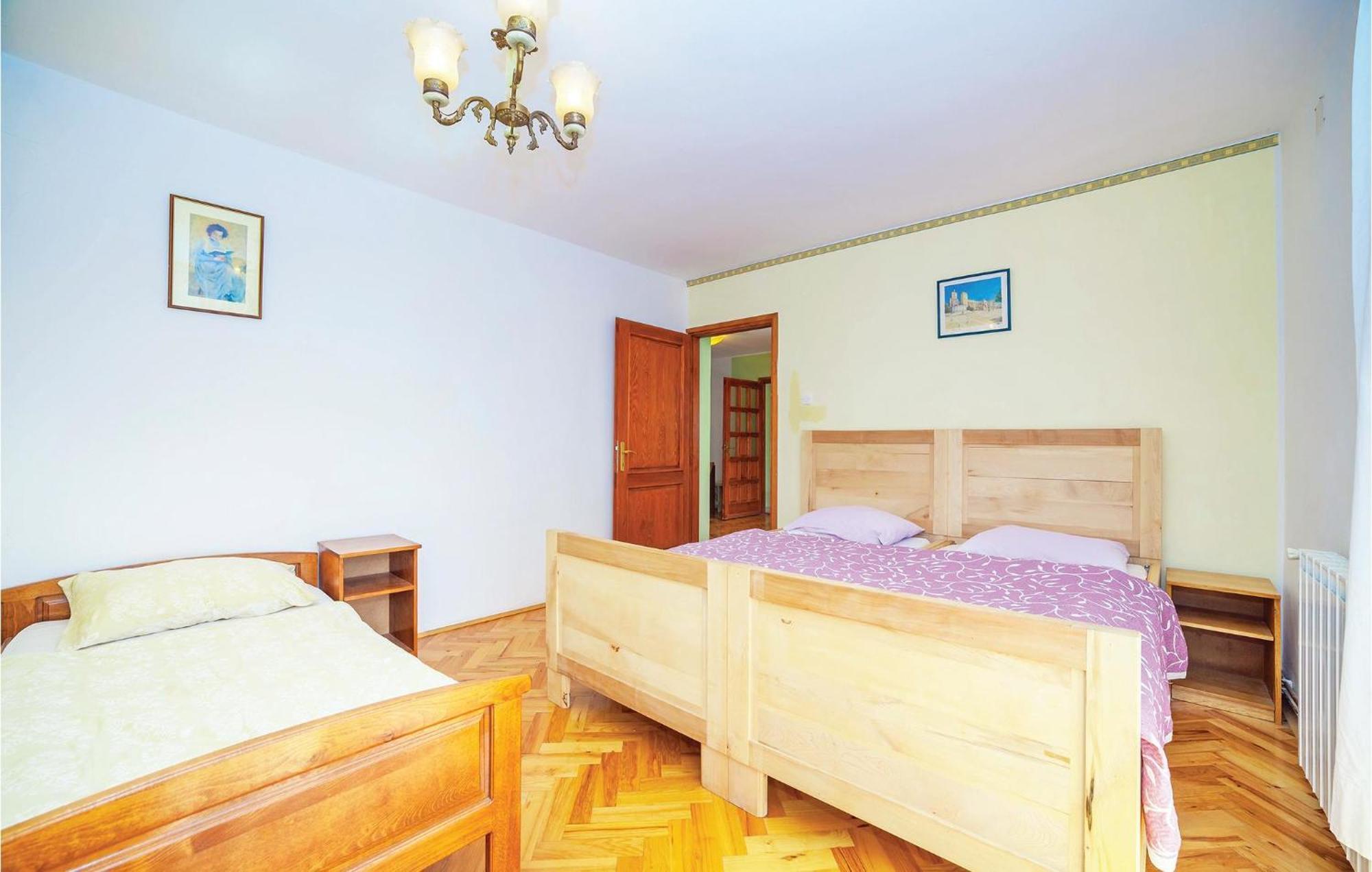 7 Bedroom Pet Friendly Home In Crni Kal Crni Kal  Eksteriør bilde