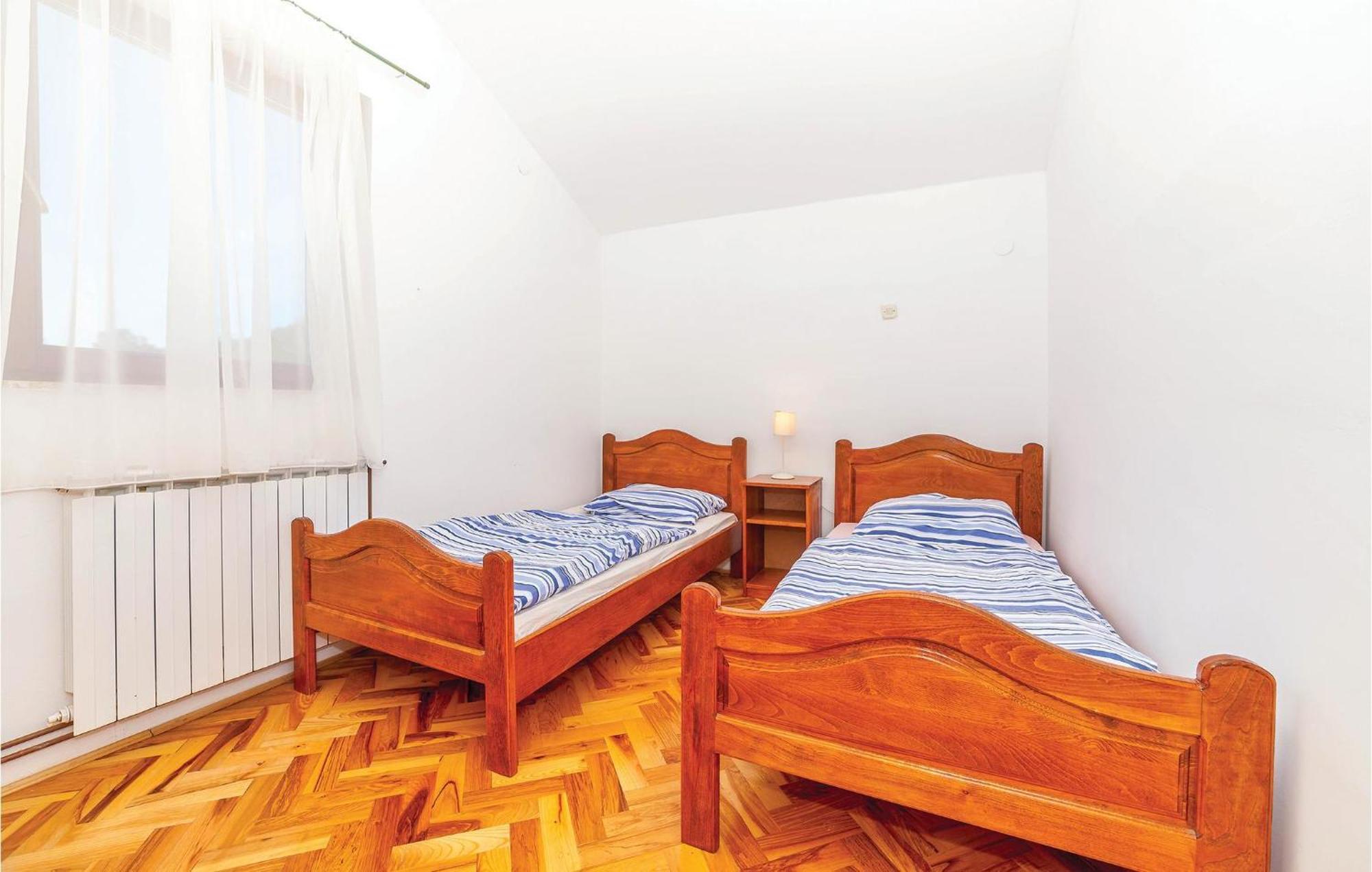 7 Bedroom Pet Friendly Home In Crni Kal Crni Kal  Eksteriør bilde