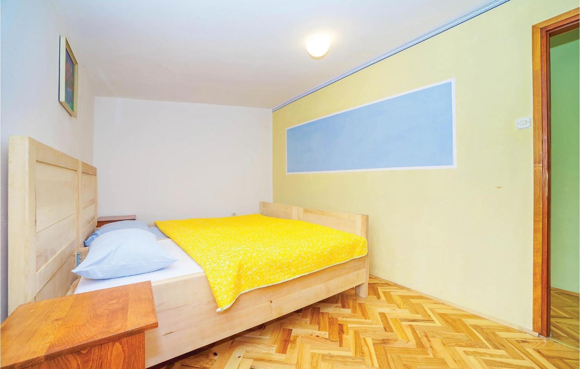 7 Bedroom Pet Friendly Home In Crni Kal Crni Kal  Eksteriør bilde