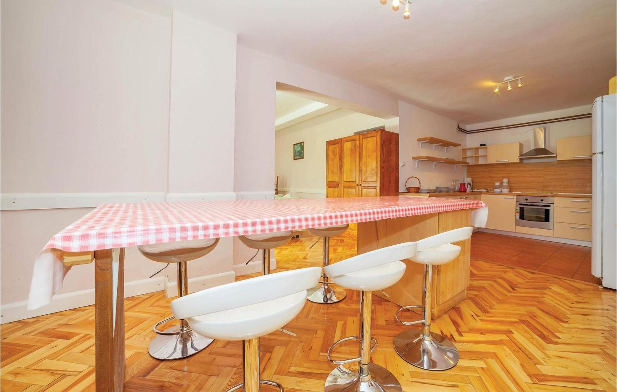 7 Bedroom Pet Friendly Home In Crni Kal Crni Kal  Eksteriør bilde