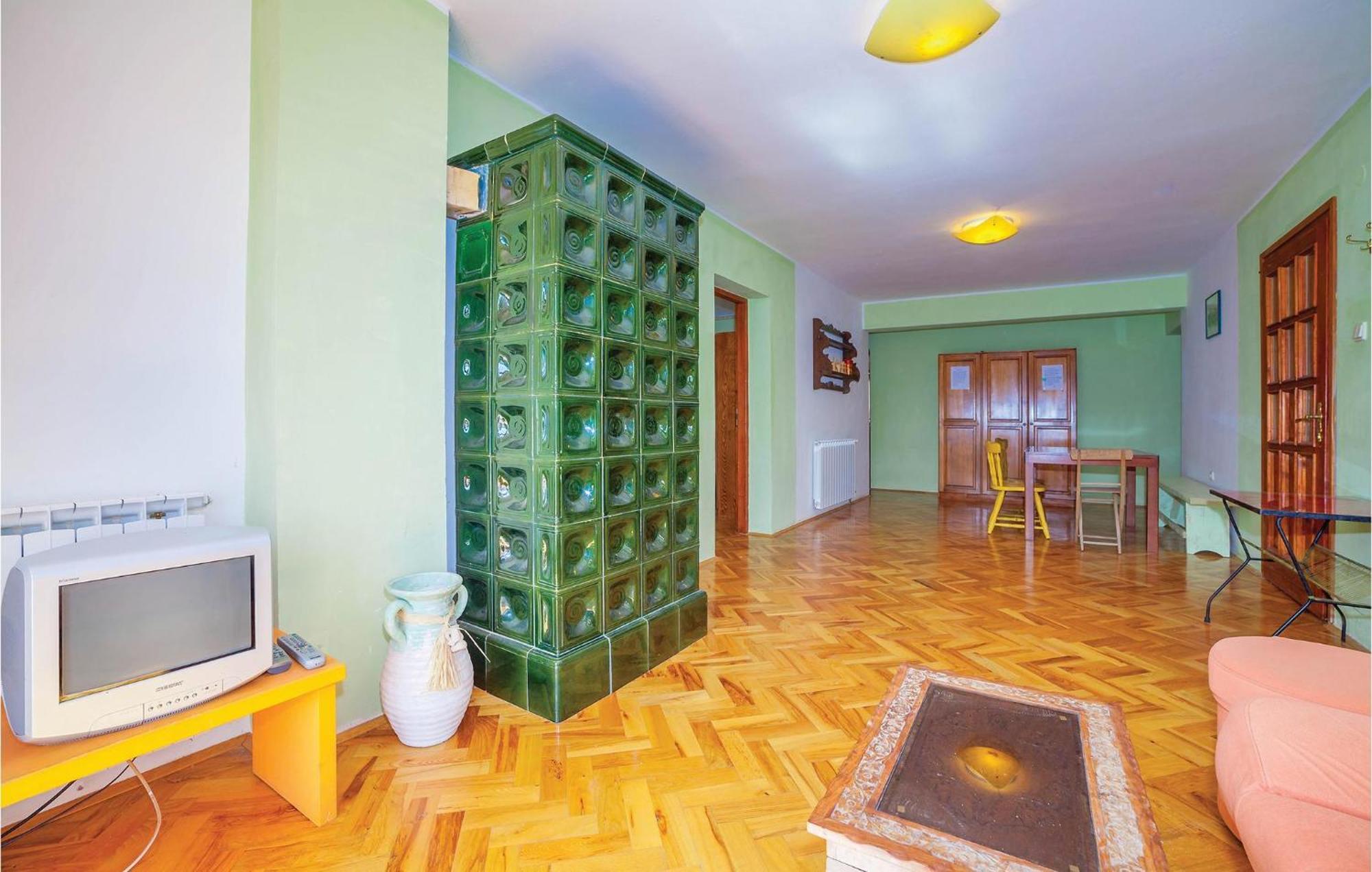 7 Bedroom Pet Friendly Home In Crni Kal Crni Kal  Eksteriør bilde